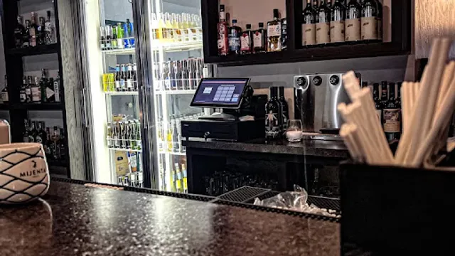 Hot Sake Sushi Bar & Kitchen