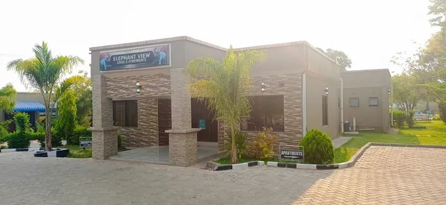 Elephant View Lodge & Apartments
