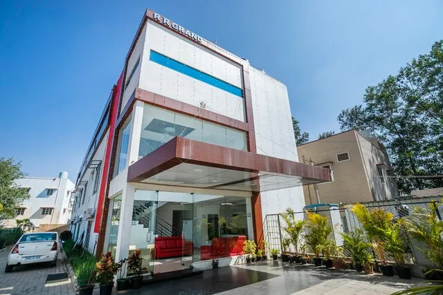 Collection O Hotel Cosmopolitan