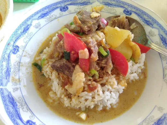 Rumah Makan Ampera Saiyo Jagakarsa