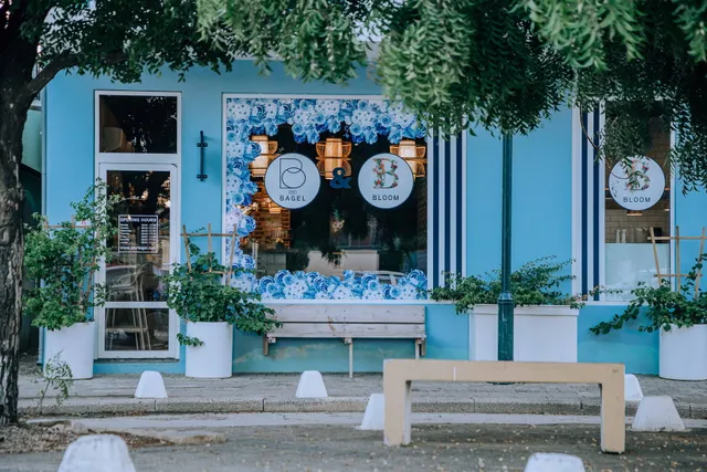 Bagel & Bloom