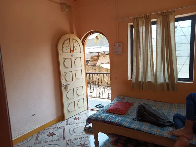 Radhesham Bhakt Niwas