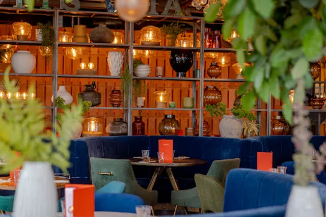 Scotts Bar & Restaurant