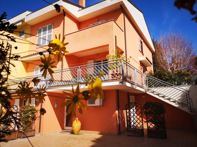 A Due Passi Dal Mare B&B