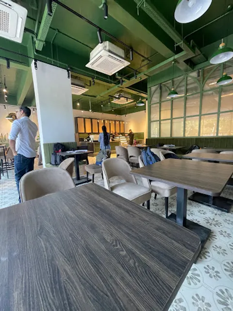 Quattro Bistro, Belapur