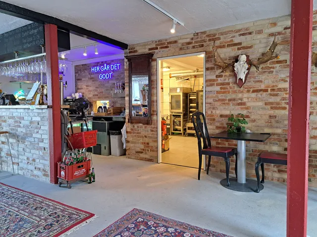 Ellens Have Café og ferielejligheder