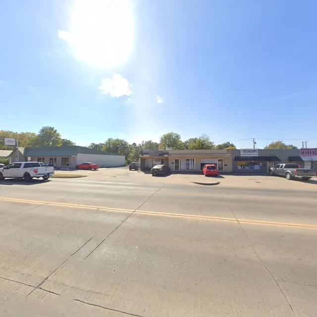 Scoops Ice Creamery & Bakery