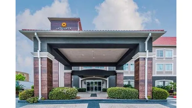 La Quinta Inn & Suites by Wyndham Tomball