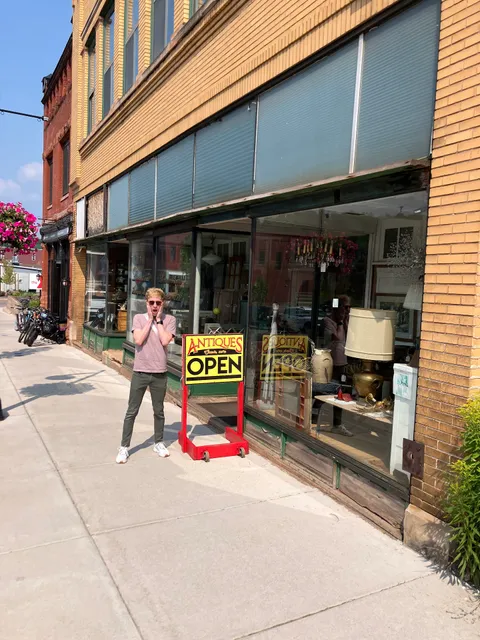 Lowenstein's Antique Market Plc