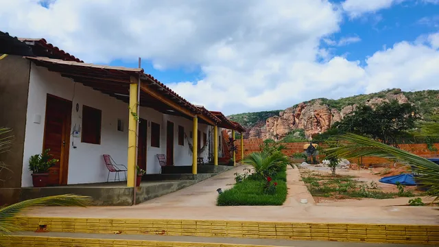 Pousada e restaurante trilha da capivara próximo a Serra da capivara