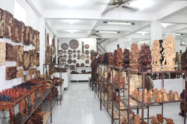 Dewa Malen Wood Carving