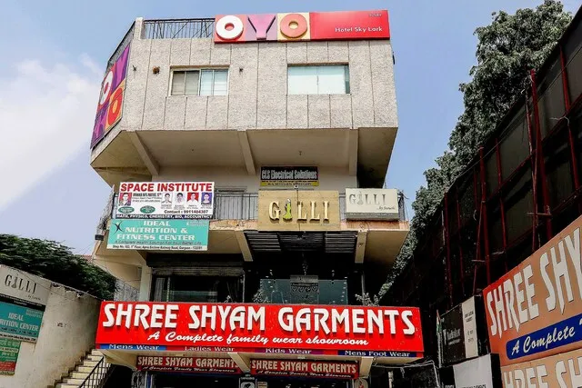 OYO Flagship 32589 Sky Hotel Near INOX Gurgaon Dreamz