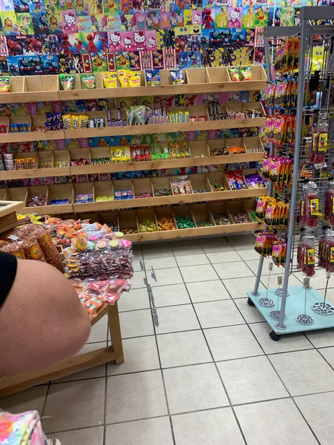 Candyfruit- Dulceria, Piñatas, Tables and Chairs, Confetti