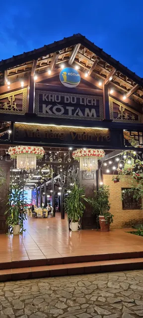 Nhà hàng Vườn tre