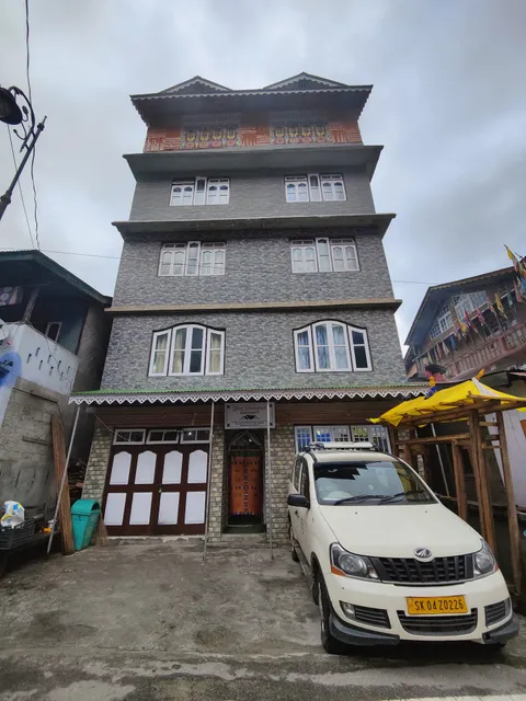 Dikey khangsar residency