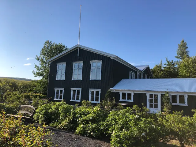 Ásaskóli B&B