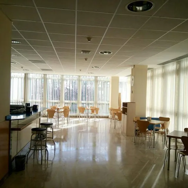 Cafetería del Edificio de Usos Múltiples
