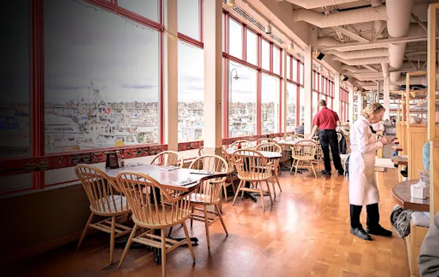 Chinook's At Salmon Bay