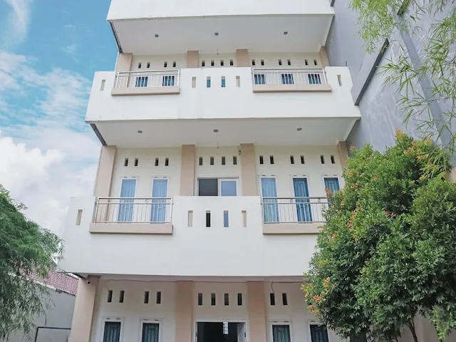 OYO 1649 Grya Lavinsa