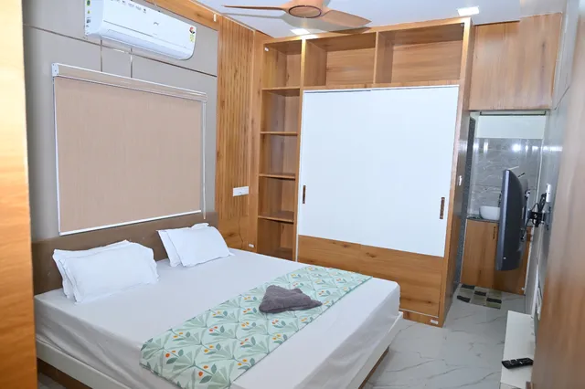 Hotel Shubhanjali lodging