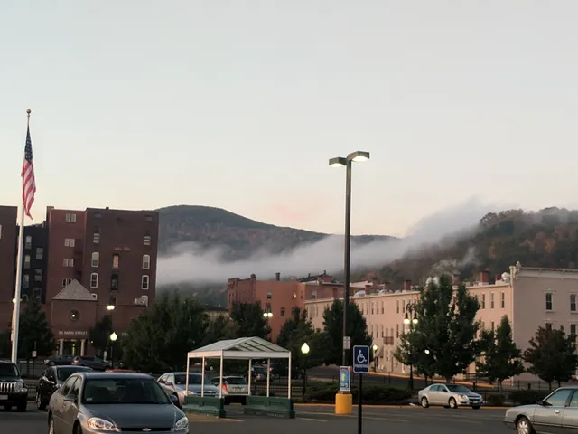 Veterans Memorial Shopping Center