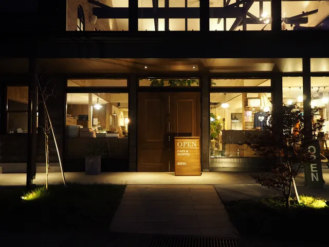 KIIIYA cafe&hostel