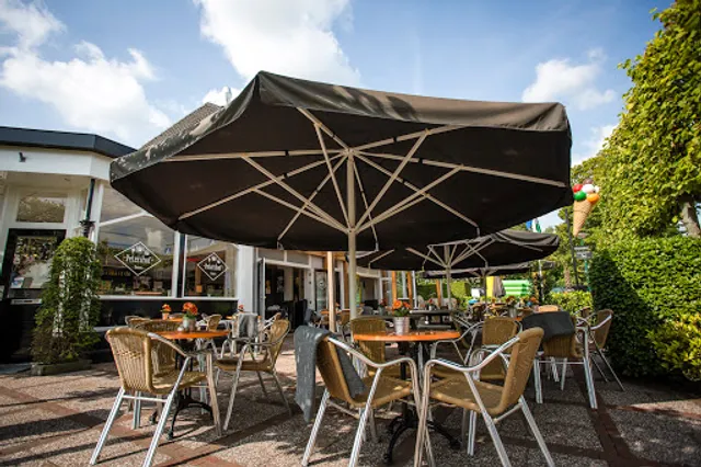 Petershof Snackbar & IJssalon