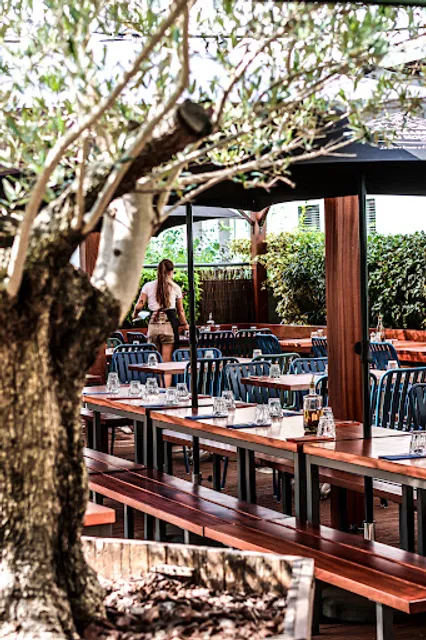 Accanto Italian food et bières locales