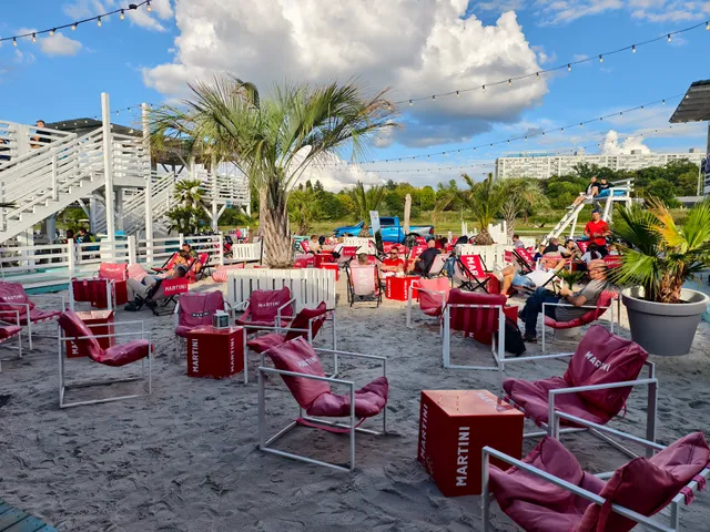 Club "On a Wave" Poznań - Club & Lounge & Restaraunt