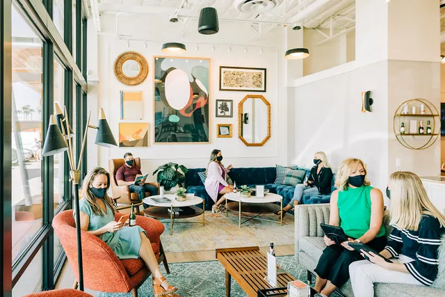 CLOVR Life Spa - Uptown Plaza