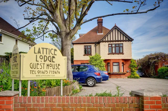 Lattice Lodge