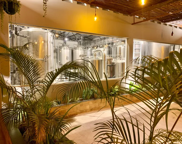 Crafty Dee’s Brewpub and Beer Garden