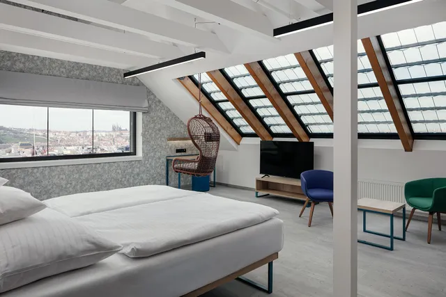 EA Hotel Moment Self Check-In