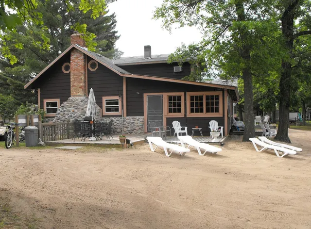 Twin Lakes Lodge & Resort