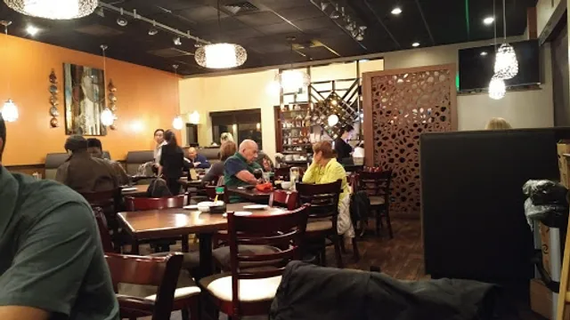 Lakeview Pearl Sushi Bar & Asian Bistro