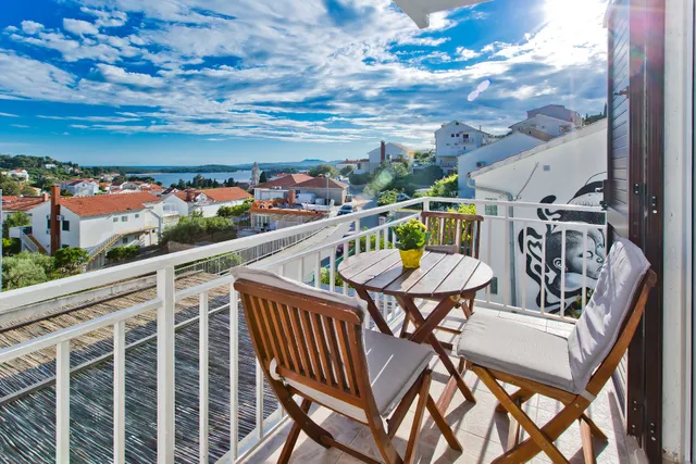 Luka's Lodge Hostel & Guesthouse