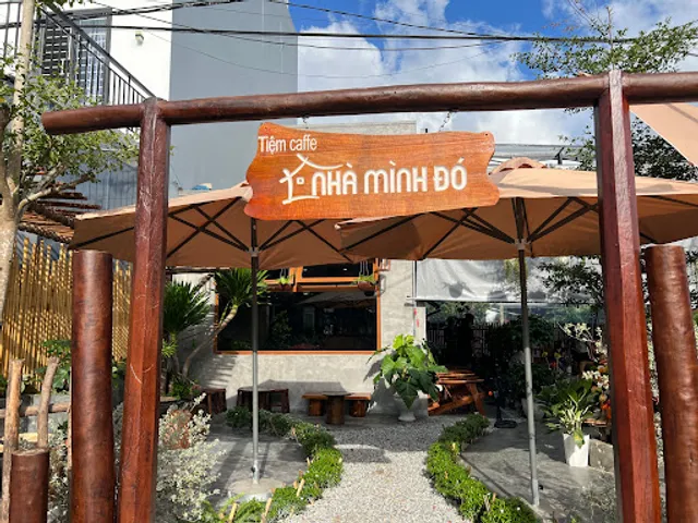 Tiệm Cafe Nhà Mình Đó