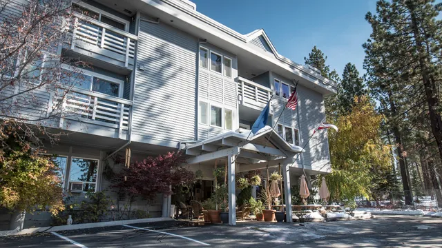 The Lodge at Kingsbury Crossing