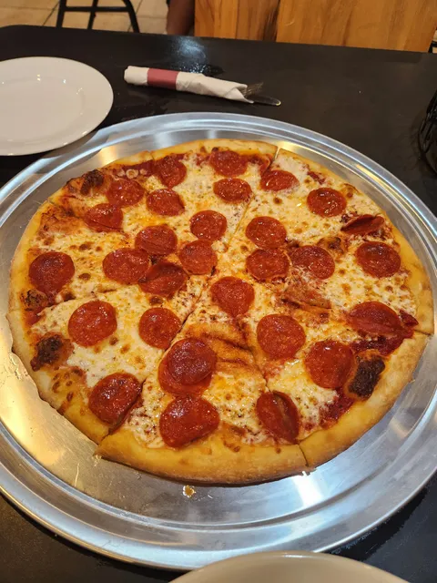 Tuscany's pizza pasta