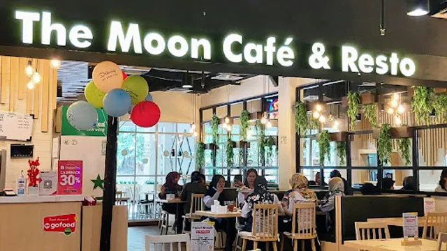 The Moon Cafe Mal Lippo Cikarang