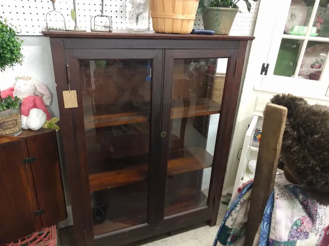 Jeffrey's Antique Co-Op Mall