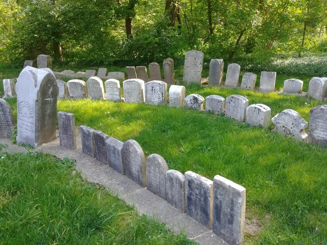 Old Friends Cemetery Park