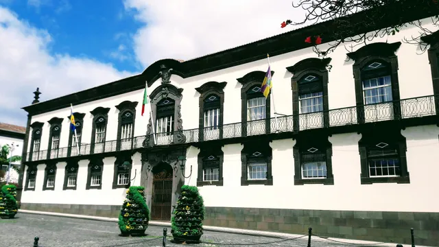 ARTS IN Apartments Pina