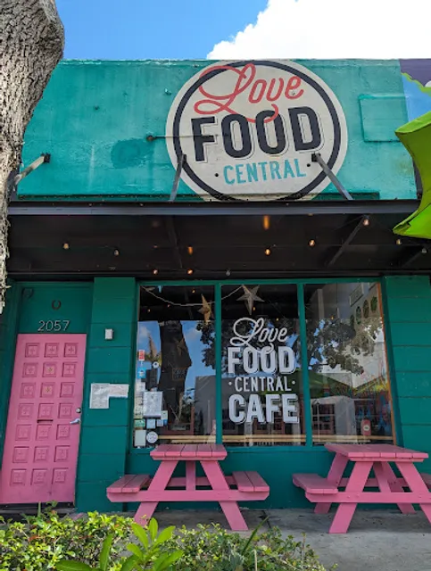 Love Food Central Cafe