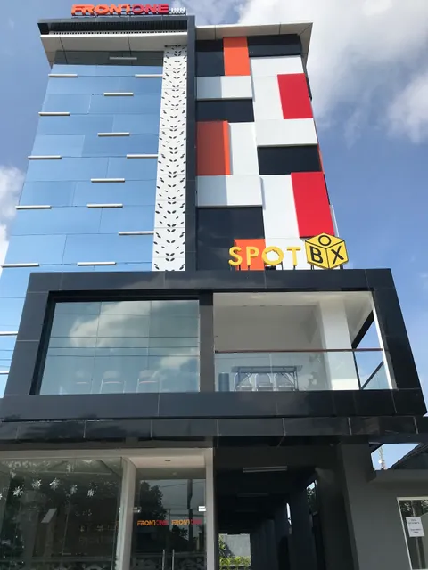 Hotel Front One Kediri