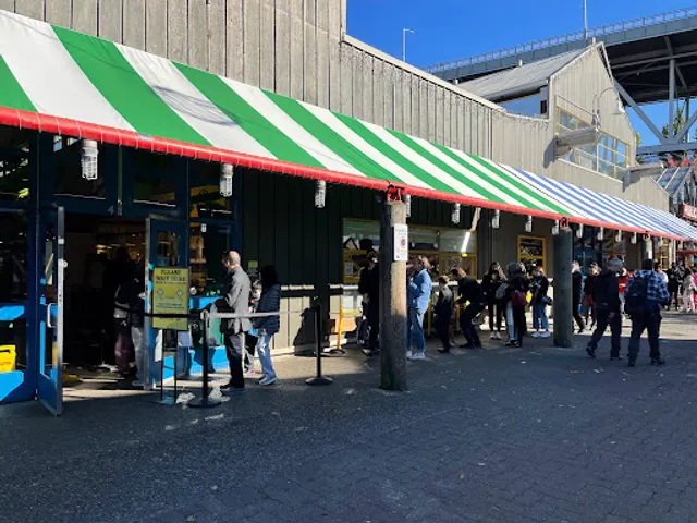Lee's Donuts Granville Island