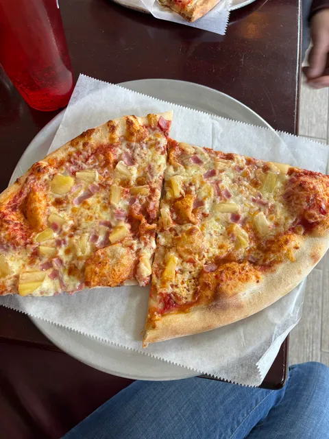 BESTIES Pizzeria & Eatery