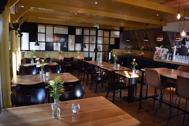 Eetcafé Plexat/Steaks & Bites