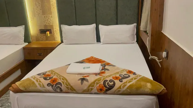 Hotel Vasavi Naimisharanya