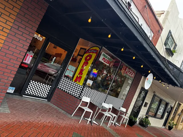 Nostalgia Pizza Shop